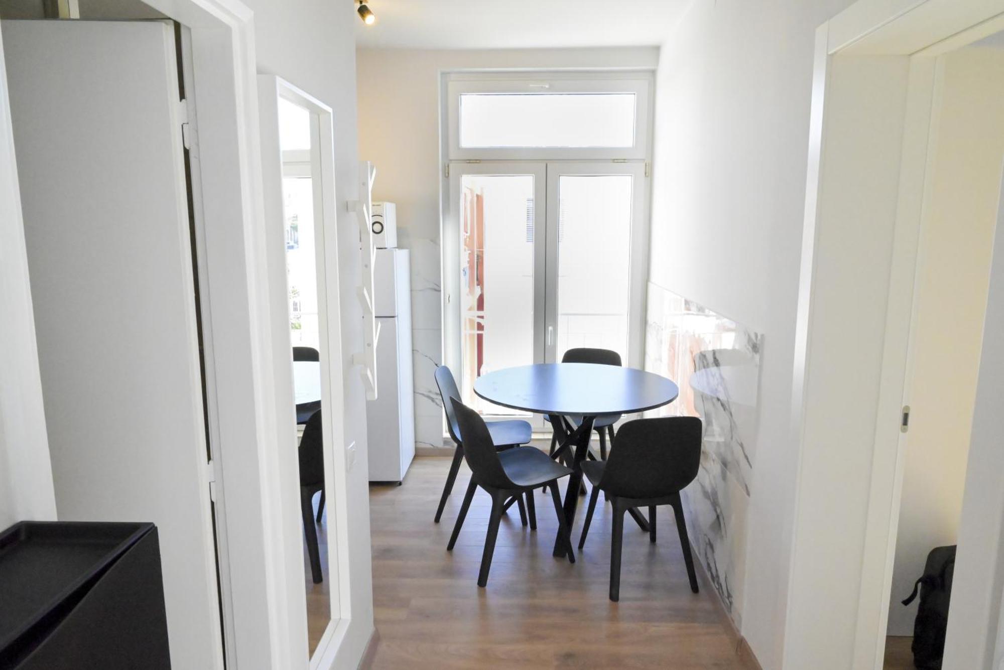 Apartment J&l *